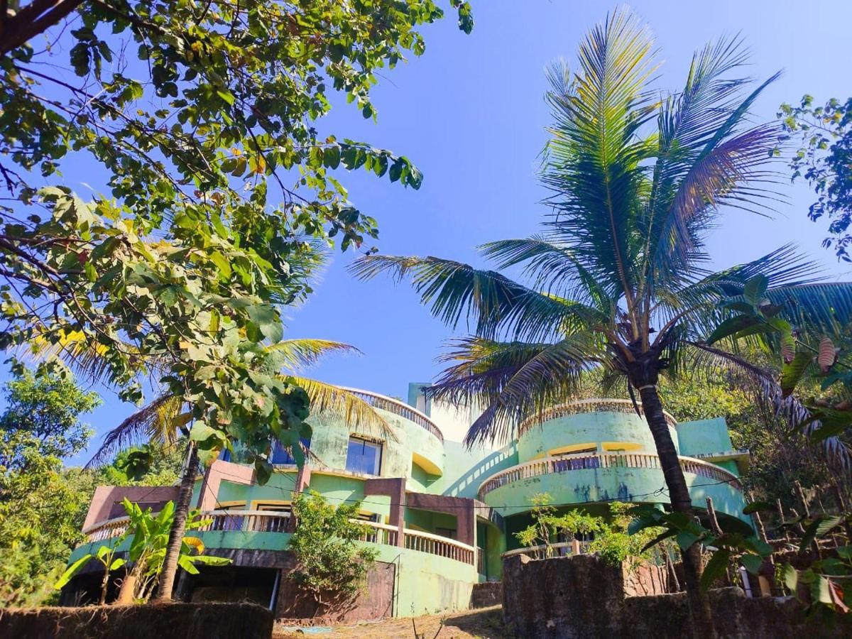 Villa Infinity By The Sea Murud  外观 照片