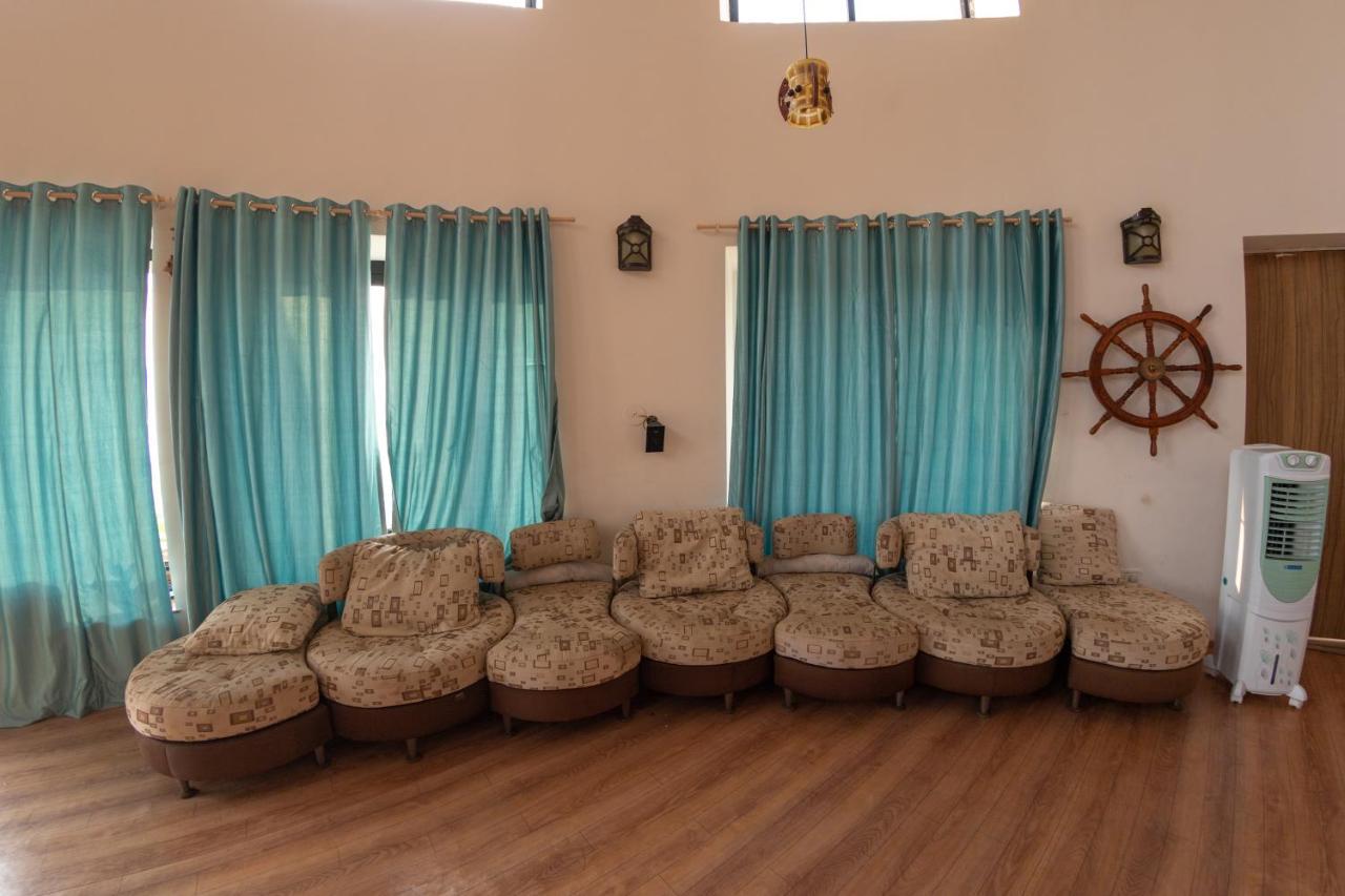 Villa Infinity By The Sea Murud  外观 照片